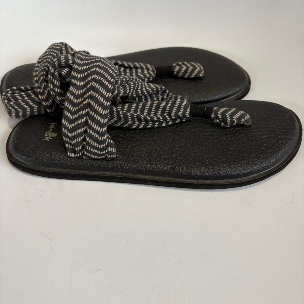 Sanuk women’s yoga sling 2 striped dot sandals size 9 minimalist